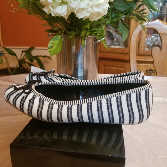 Jessica Simpson flats - Picture 4 of 6